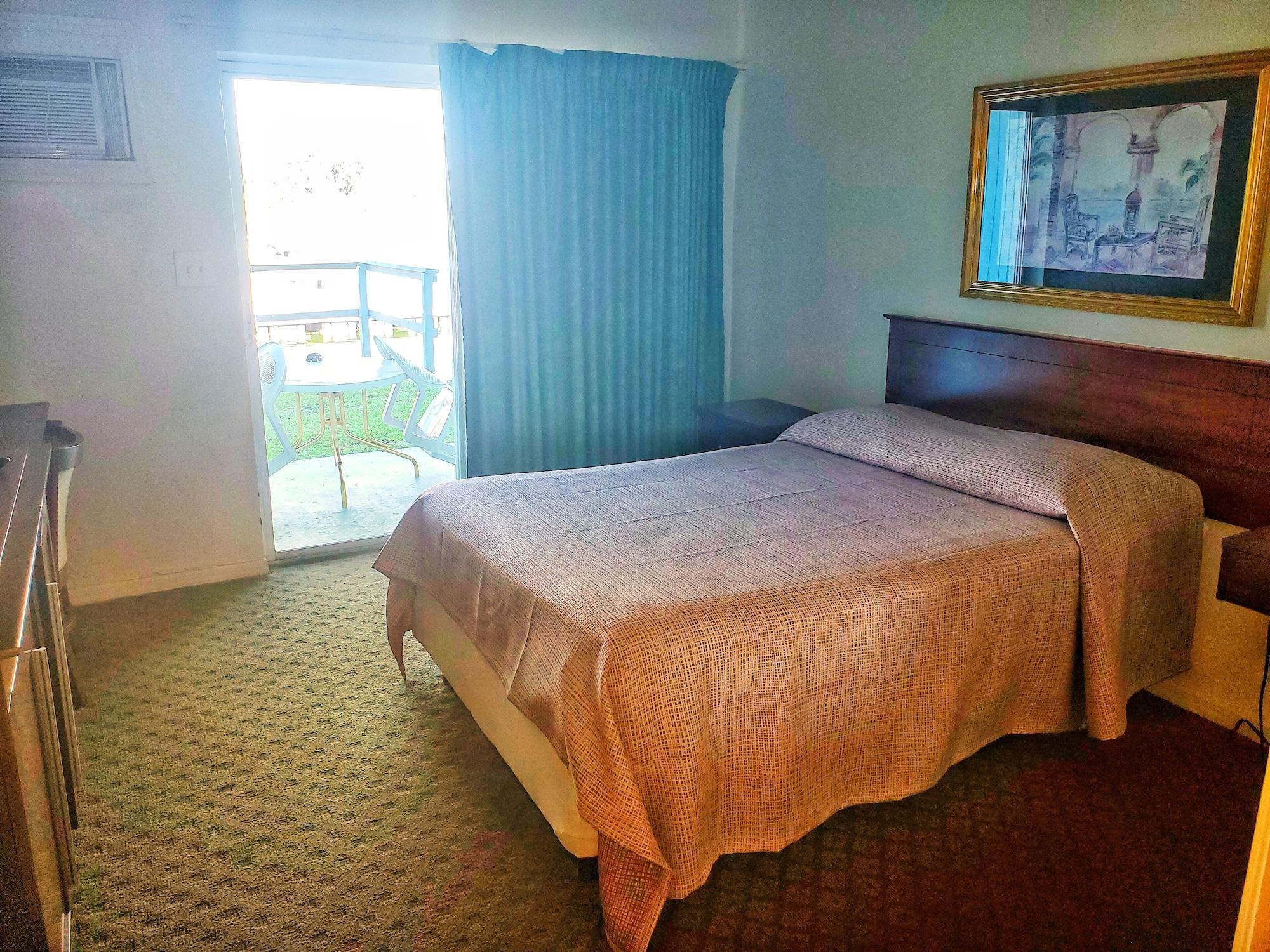 The Port Hotel And Marina Crystal River Bagian luar foto