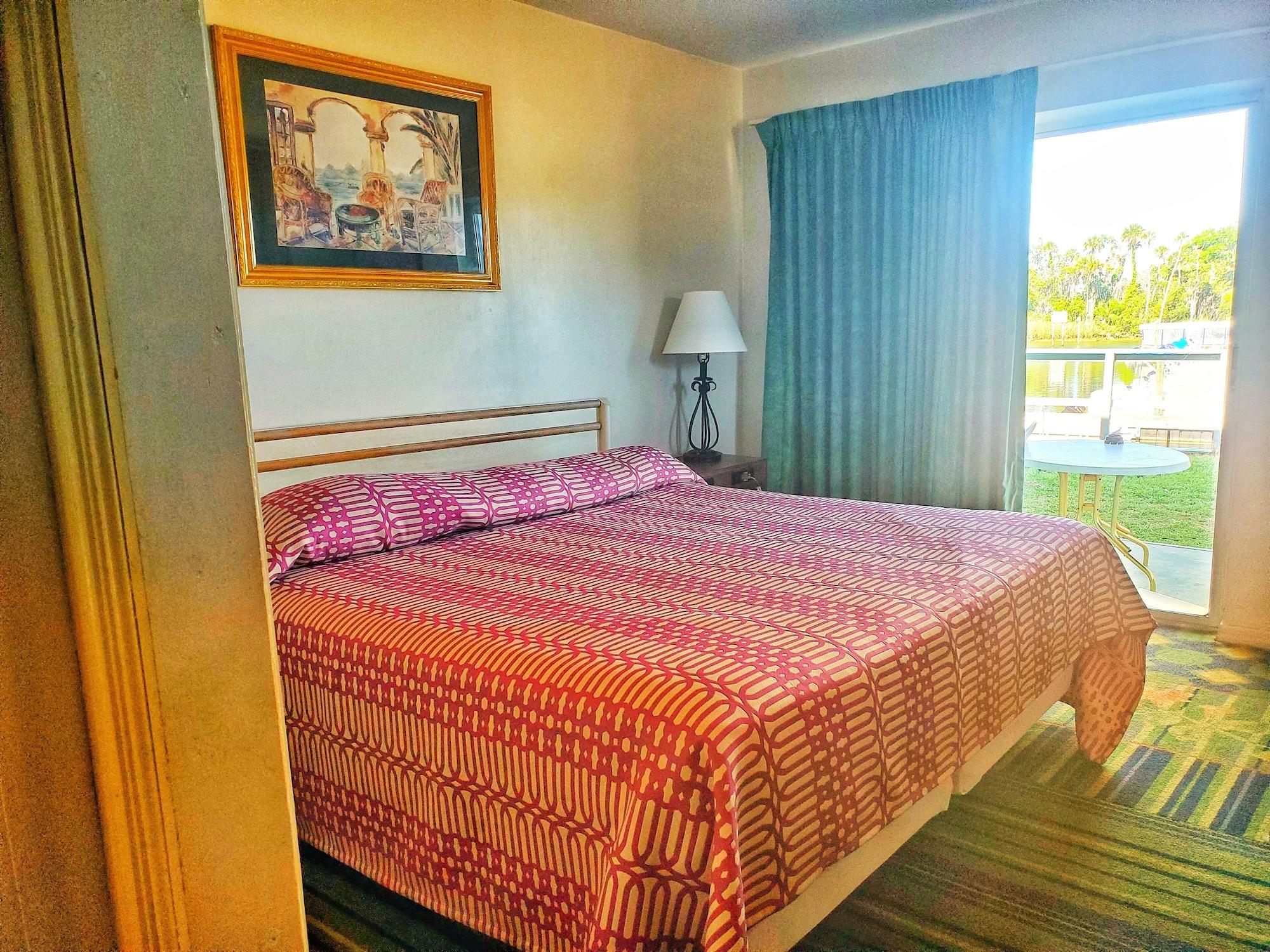 The Port Hotel And Marina Crystal River Bagian luar foto
