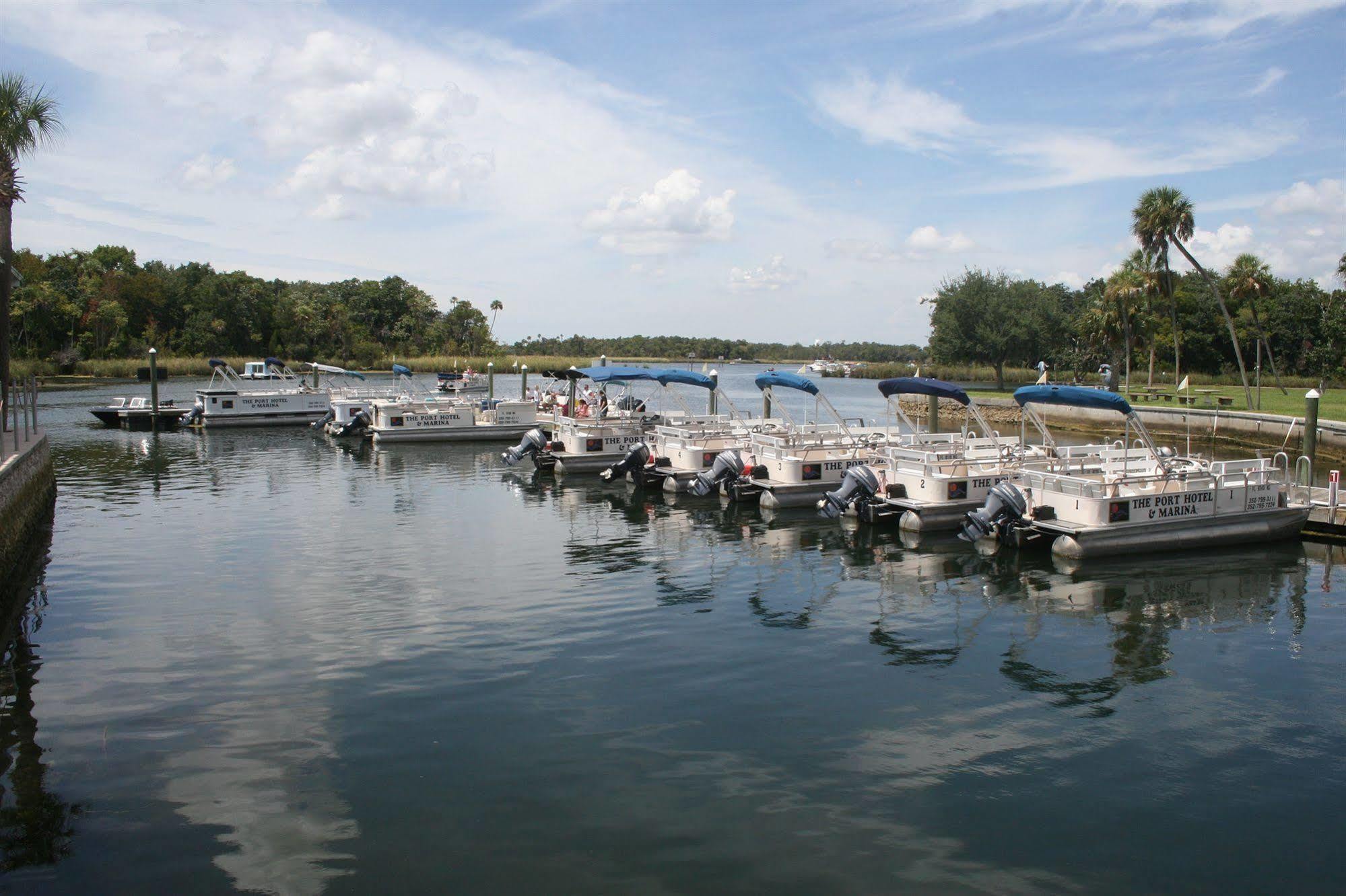 The Port Hotel And Marina Crystal River Bagian luar foto